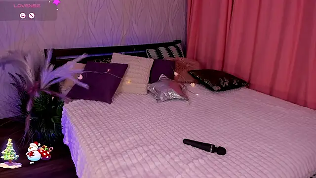 Miss Elia online show from December 2024 06:19:02 PM