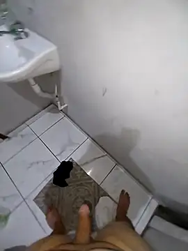 Snapshot of Whiper2024 chatting on September 2025 01:16:02 AM Whiper2024 online show from September 2025 01:16:02 AM