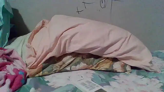 Snapshot of Whiper2024 chatting on September 2025 04:39:02 AM Whiper2024 online show from September 2025 04:39:02 AM