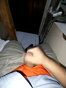 Snapshot of Whiper2024 chatting on February 2026 06:26:01 PM Whiper2024 online show from February 2026 06:26:01 PM