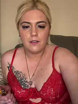 Snapshot of Blondiee3088 chatting on February 2025 06:26:01 PM Blondiee3088 online show from February 2025 06:26:01 PM