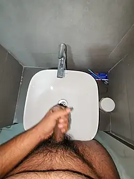 rahulGJ03 online show from December 2024 05:46:01 PM