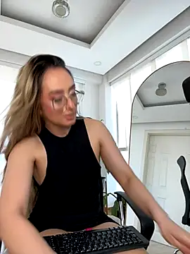 nicollefiorett online show from October 2025 09:12:02 PM