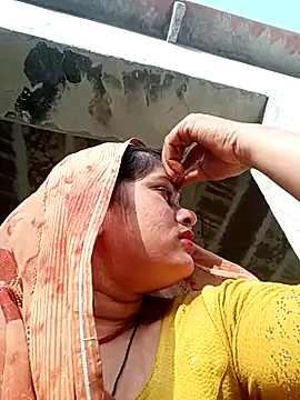 Snapshot of Chandni chatting on February 2025 11:17:01 AM Chandni online show from February 2025 11:17:01 AM