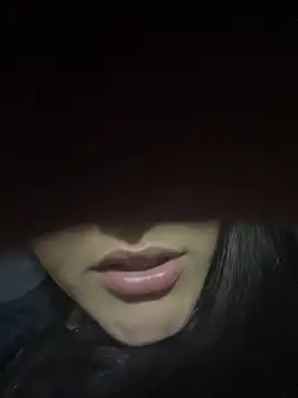 Snapshot of aylanaa chatting on April 2026 04:01:01 AM aylanaa online show from April 2026 04:01:01 AM