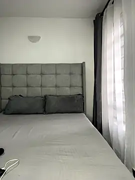 prettiepearl online show from October 2025 08:59:01 AM