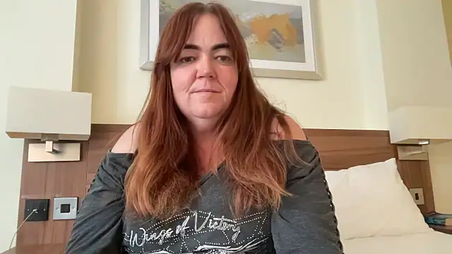 curvy-milf-abbie online show from November 2025 01:22:01 PM