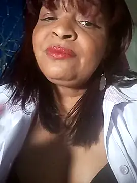 Snapshot of _violetta_- chatting on February 2025 01:24:01 AM  violetta - online show from February 2025 01:24:01 AM
