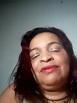 Snapshot of _violetta_- chatting on March 2025 06:26:02 PM  violetta - online show from March 2025 06:26:02 PM