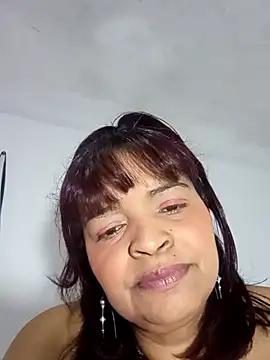 Snapshot of _violetta_- chatting on September 2025 12:20:01 PM  violetta - online show from September 2025 12:20:01 PM