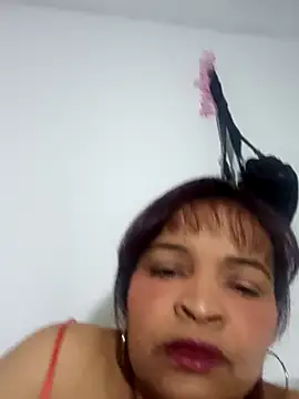 Snapshot of _violetta_- chatting on October 2025 07:34:02 PM  violetta - online show from October 2025 07:34:02 PM