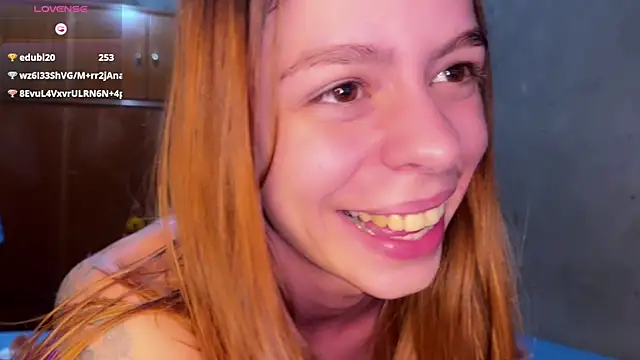 Snapshot of RuivaRaposinha chatting on January 2025 10:57:02 PM RuivaRaposinha online show from January 2025 10:57:02 PM