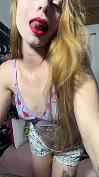 Snapshot of RuivaRaposinha chatting on November 2025 12:42:02 AM RuivaRaposinha online show from November 2025 12:42:02 AM