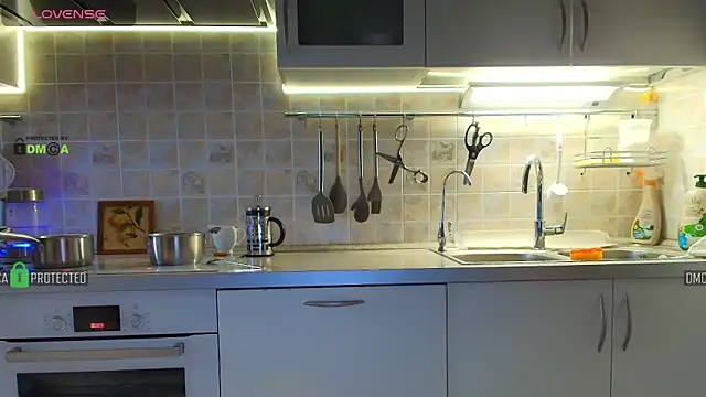 MilfeaN online show from October 2025 06:22:02 AM