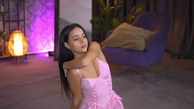 Snapshot of CherrySelena chatting on February 2025 07:49:01 PM CherrySelena online show from February 2025 07:49:01 PM