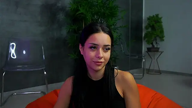 Snapshot of CherrySelena chatting on September 2025 06:43:02 PM CherrySelena online show from September 2025 06:43:02 PM