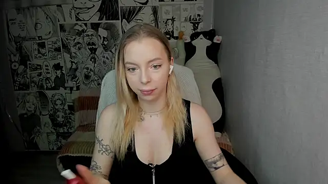 Martha Cameron online show from February 2025 08:57:01 PM