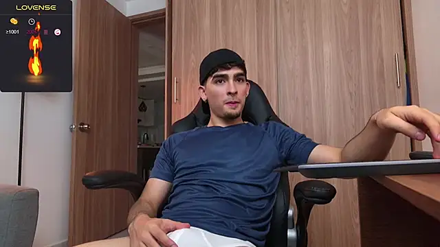 Snapshot of zenn_rush1 chatting on January 2025 02:15:01 PM zenn rush1 online show from January 2025 02:15:01 PM