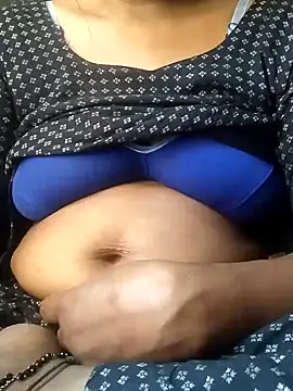 Snapshot of saloni19881 chatting on March 2025 07:46:02 AM saloni19881 online show from March 2025 07:46:02 AM