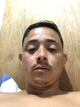 isacalejandroo online show from December 2024 11:08:01 PM