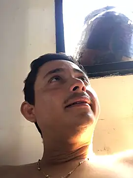 isacalejandroo online show from February 2025 06:05:02 PM