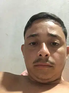 isacalejandroo online show from February 2025 01:43:01 AM