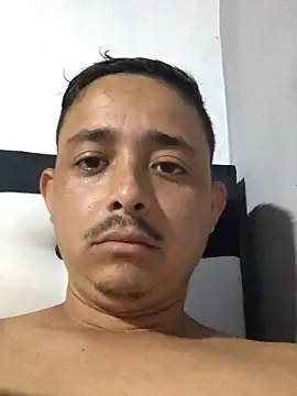 isacalejandroo online show from September 2025 04:30:01 PM