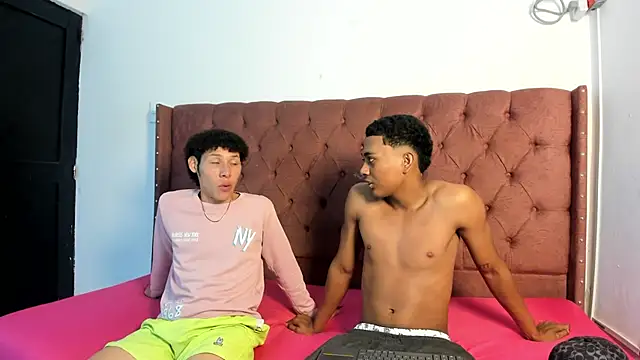 boys yourparty online show from December 2025 12:01:02 PM