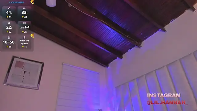 Snapshot of lil_hanna18 chatting on February 2025 03:52:02 AM lil hanna18 online show from February 2025 03:52:02 AM