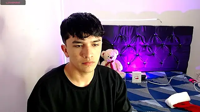 benji hoter online show from December 2025 10:38:02 PM