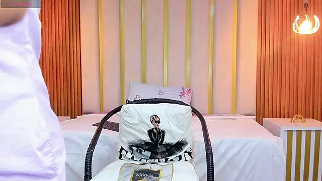 Snapshot of love_mommy chatting on January 2025 10:44:01 PM love mommy online show from January 2025 10:44:01 PM