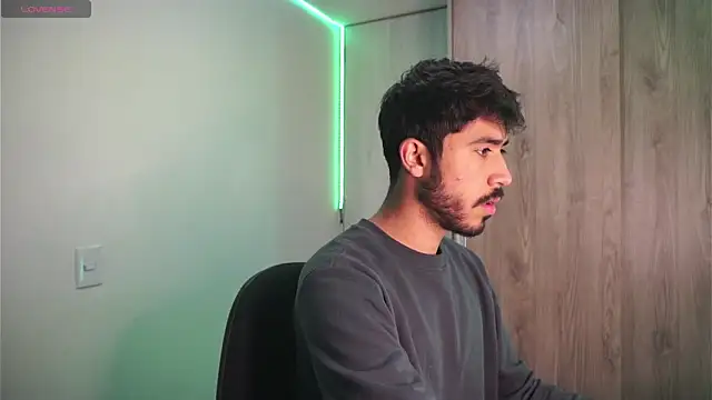 dam0n fr0st online show from January 2025 11:02:02 PM