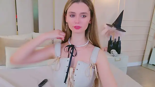 MarybethSnow online show from October 2025 05:20:02 PM