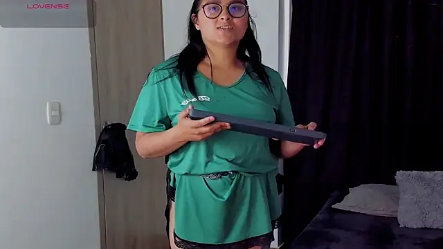 lorymoon online show from December 2024 10:12:01 PM