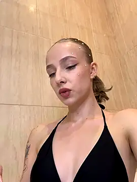 Snapshot of CaseyStar chatting on December 2024 10:46:02 AM CaseyStar online show from December 2024 10:46:02 AM