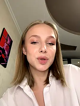 Snapshot of CaseyStar chatting on December 2024 11:35:01 AM CaseyStar online show from December 2024 11:35:01 AM