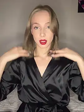 Snapshot of CaseyStar chatting on December 2024 11:39:01 AM CaseyStar online show from December 2024 11:39:01 AM