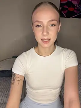 Snapshot of CaseyStar chatting on December 2024 10:38:02 AM CaseyStar online show from December 2024 10:38:02 AM