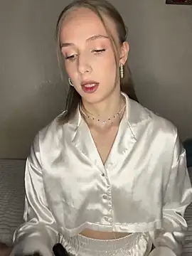 Snapshot of CaseyStar chatting on January 2025 01:30:01 PM CaseyStar online show from January 2025 01:30:01 PM