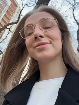 Snapshot of CaseyStar chatting on January 2025 09:21:02 AM CaseyStar online show from January 2025 09:21:02 AM