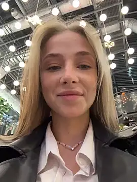 Snapshot of CaseyStar chatting on January 2025 10:29:02 AM CaseyStar online show from January 2025 10:29:02 AM