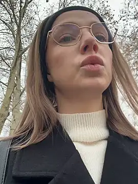 Snapshot of CaseyStar chatting on January 2025 10:23:02 AM CaseyStar online show from January 2025 10:23:02 AM