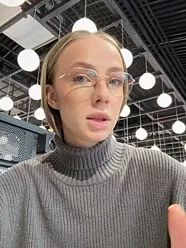 Snapshot of CaseyStar chatting on January 2025 10:10:02 AM CaseyStar online show from January 2025 10:10:02 AM