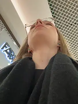 Snapshot of CaseyStar chatting on January 2025 09:46:01 AM CaseyStar online show from January 2025 09:46:01 AM