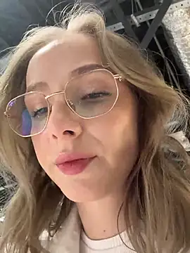 Snapshot of CaseyStar chatting on January 2025 10:05:02 AM CaseyStar online show from January 2025 10:05:02 AM