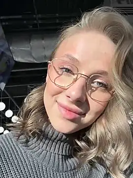 Snapshot of CaseyStar chatting on February 2025 12:36:02 PM CaseyStar online show from February 2025 12:36:02 PM