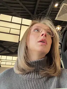 Snapshot of CaseyStar chatting on February 2025 09:47:02 AM CaseyStar online show from February 2025 09:47:02 AM