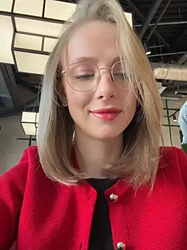 Snapshot of CaseyStar chatting on February 2025 09:24:02 AM CaseyStar online show from February 2025 09:24:02 AM