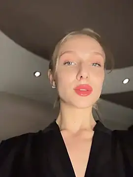 Snapshot of CaseyStar chatting on March 2025 07:31:02 PM CaseyStar online show from March 2025 07:31:02 PM