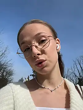 Snapshot of CaseyStar chatting on March 2025 09:23:02 AM CaseyStar online show from March 2025 09:23:02 AM